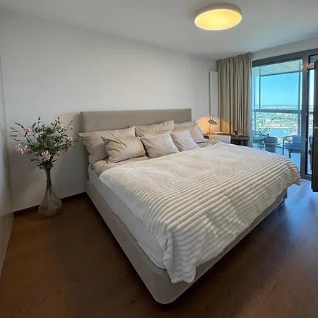 Luxury 34th Floor Eurovea Tower