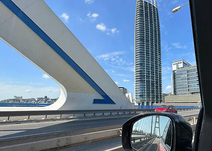 Eurovea Tower Lux 34th Floor ברטיסלאבה